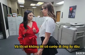 đè nhau ra phang rên thản nhiên trong tiệm