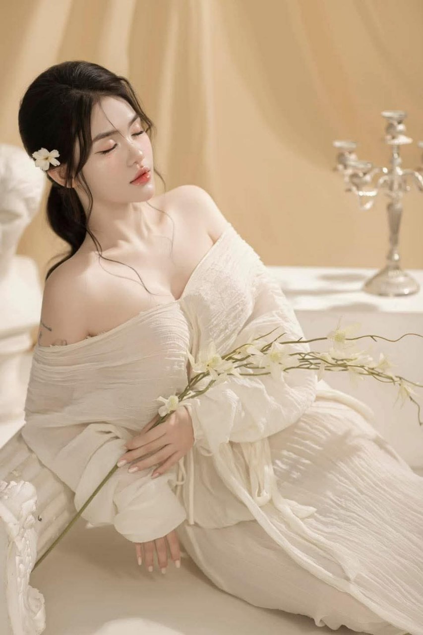 Đụ em hướng dẫn viên Sweetie Fox trong rừng